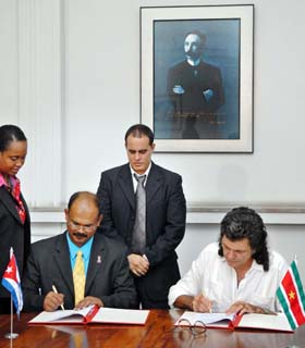 Fortalecen Cuba y Surinam v&iacute;nculos culturales